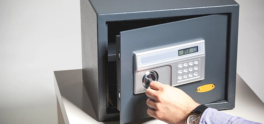 Jewelry Safe Unlocking Service in South Gate, California